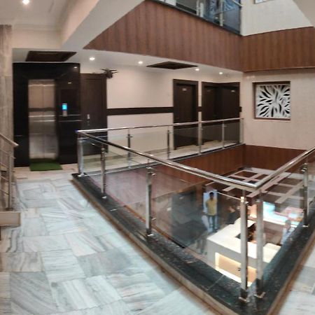 Hotel Krishna Katra  Zewnętrze zdjęcie