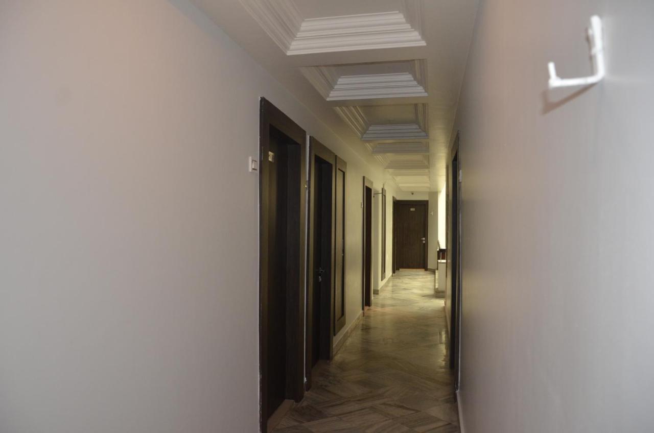 Hotel Krishna Katra  Zewnętrze zdjęcie