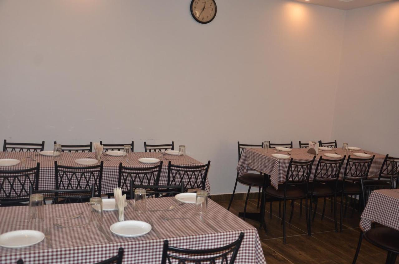 Hotel Krishna Katra  Zewnętrze zdjęcie